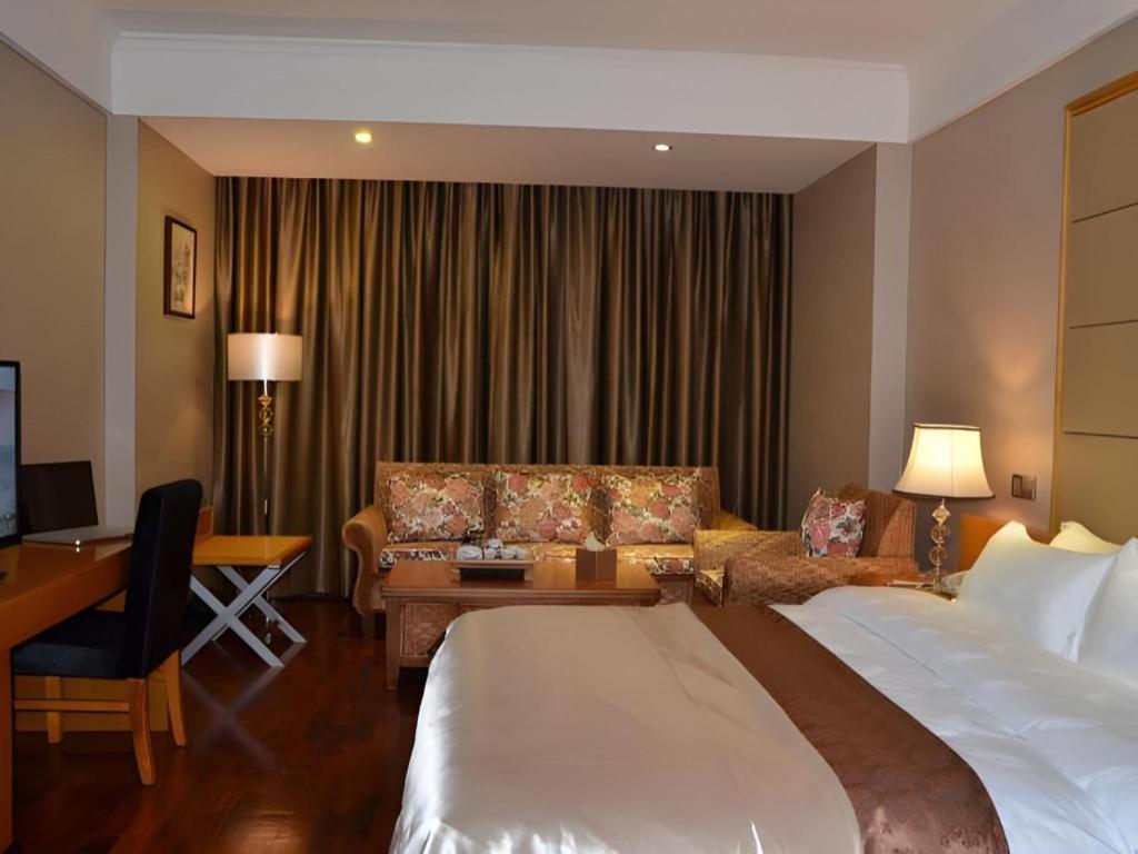 San Jiang Grand Hotel Viêng Chăn Ngoại thất bức ảnh