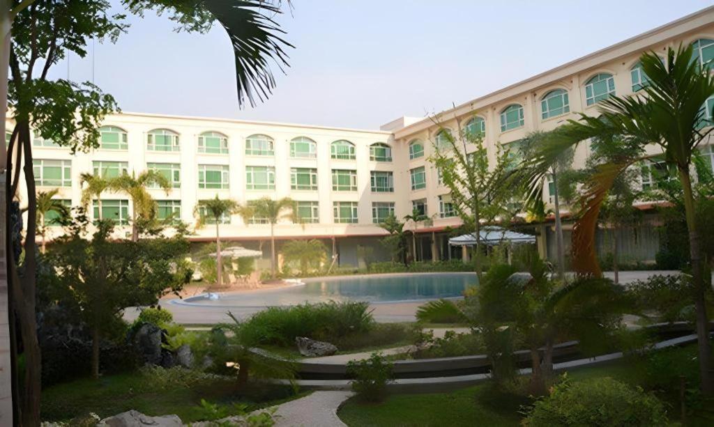 San Jiang Grand Hotel Viêng Chăn Ngoại thất bức ảnh