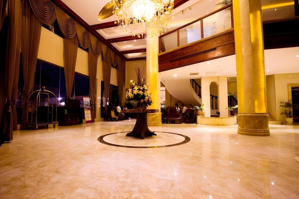 San Jiang Grand Hotel Viêng Chăn Ngoại thất bức ảnh